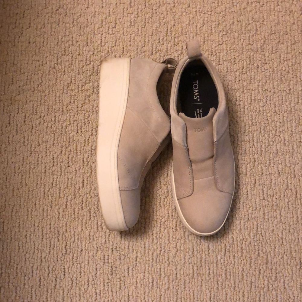 Gorgeous Extremely Comfortable, Neutral Colored P… - image 2